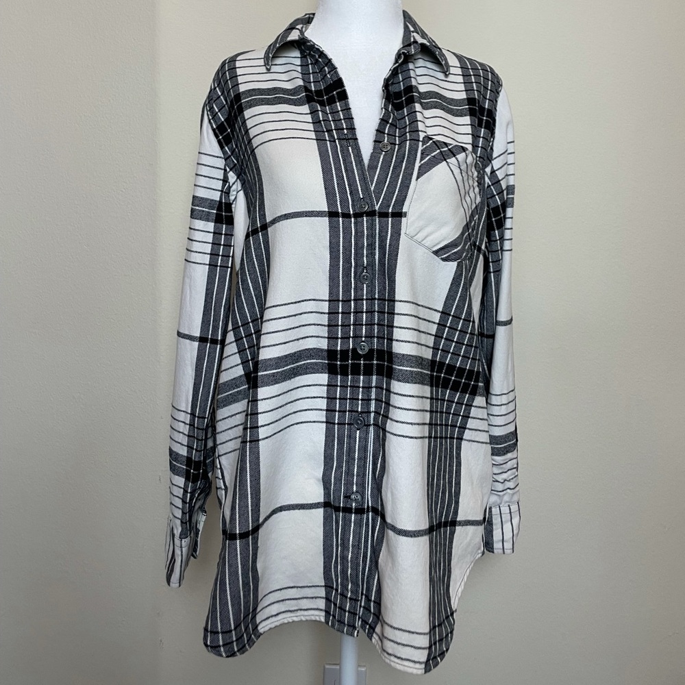 Banana Republic Women’s Black & White Plaid Flannel